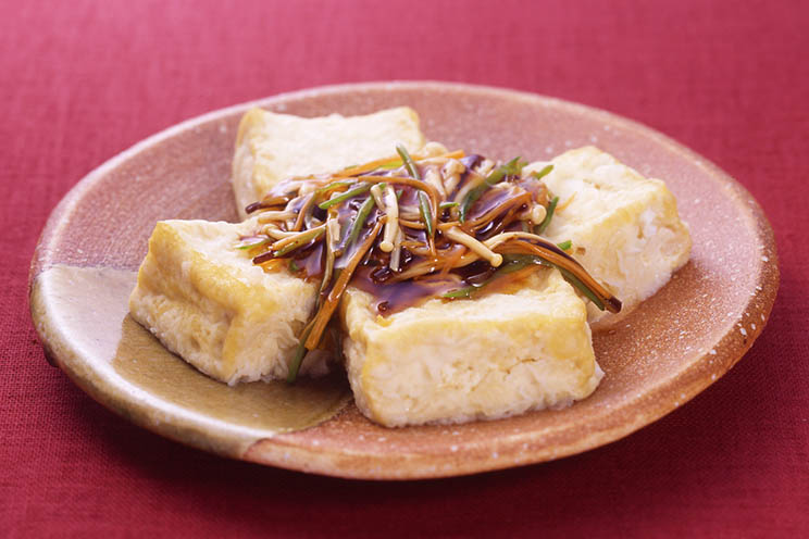写真：揚げ豆腐の野菜あんかけ